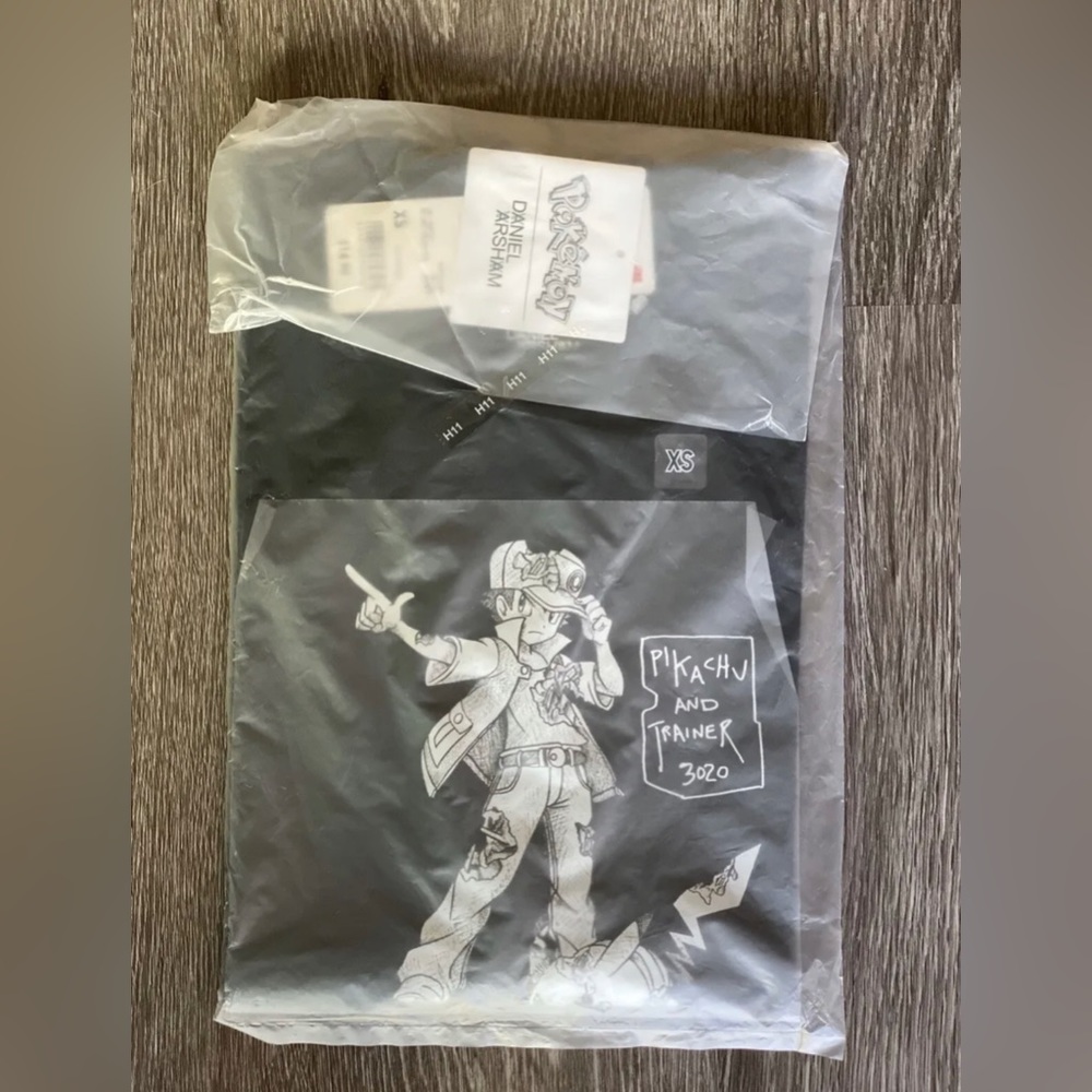 Daniel Arsham x Pokemon x Uniqlo Pikachu w/ Trainer Tee Black XS